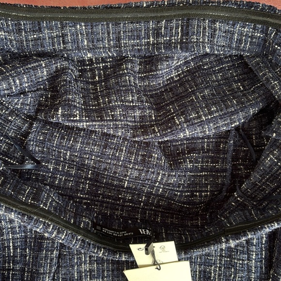 ✨ Zara Tweed Off shoulder top - Picture 9 of 9